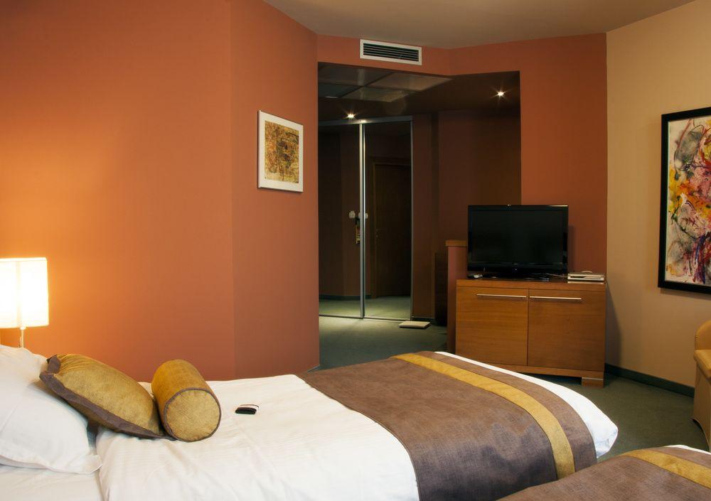 Hotel Arka Skopje Exteriér fotografie A room at the hotel