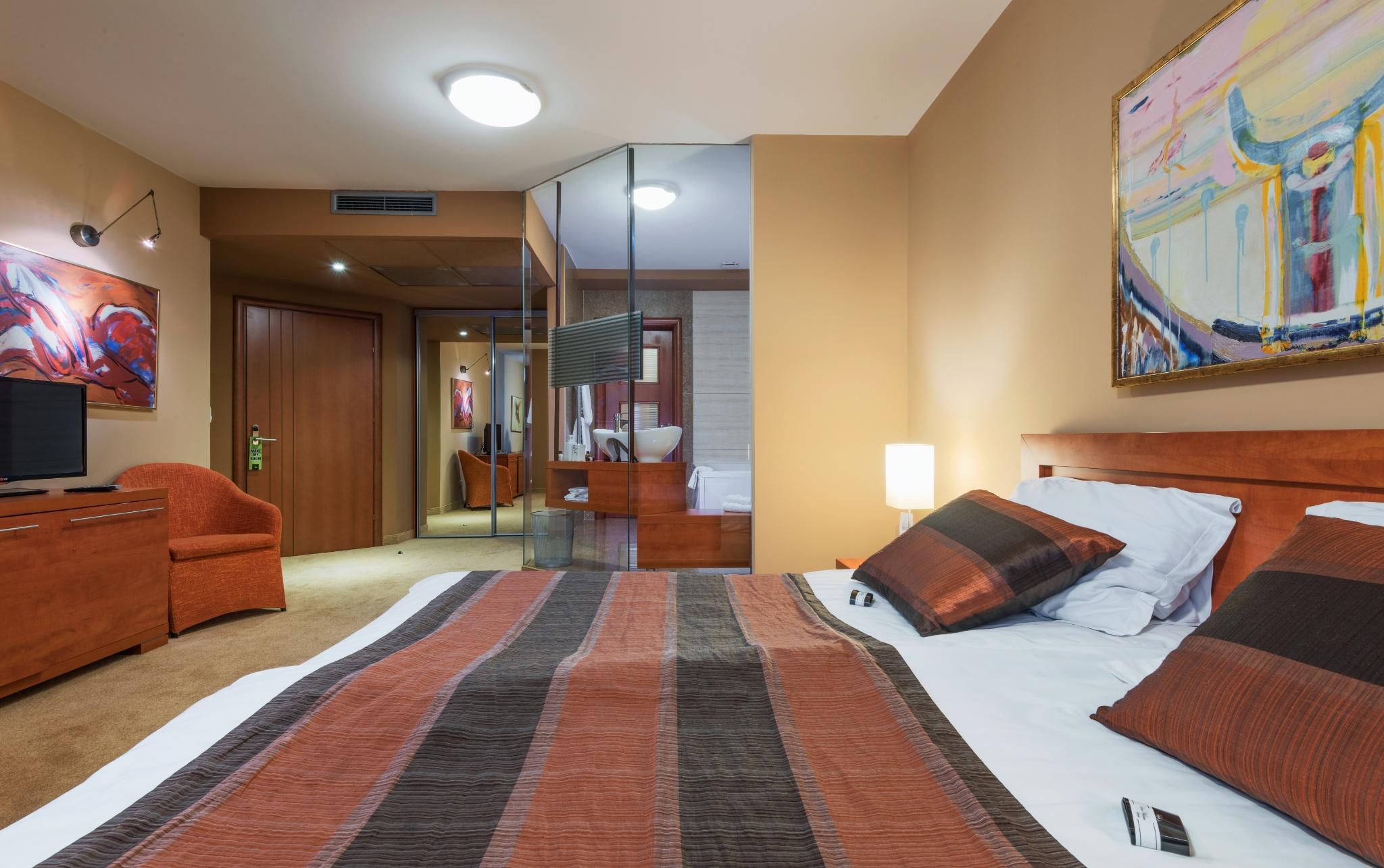 Hotel Arka Skopje Exteriér fotografie A room at the hotel