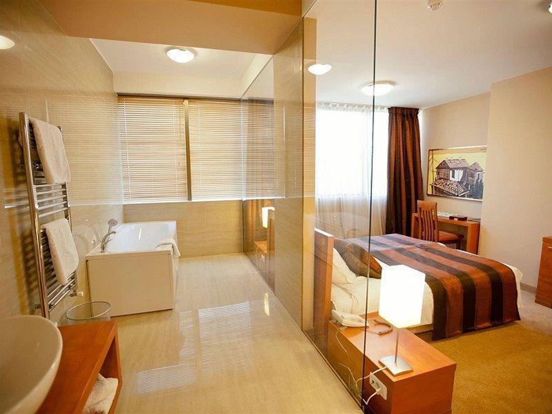 Hotel Arka Skopje Exteriér fotografie A room at the hotel