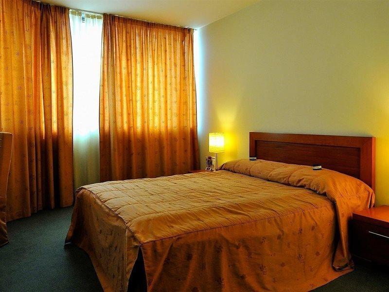 Hotel Arka Skopje Exteriér fotografie A bedroom at the hotel